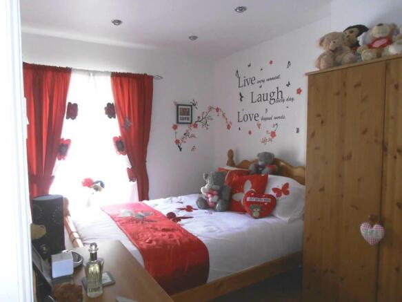 BEDROOM 1