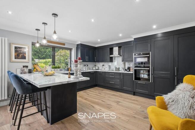 Bridge Lane, Bramhall, SK7 photo 3