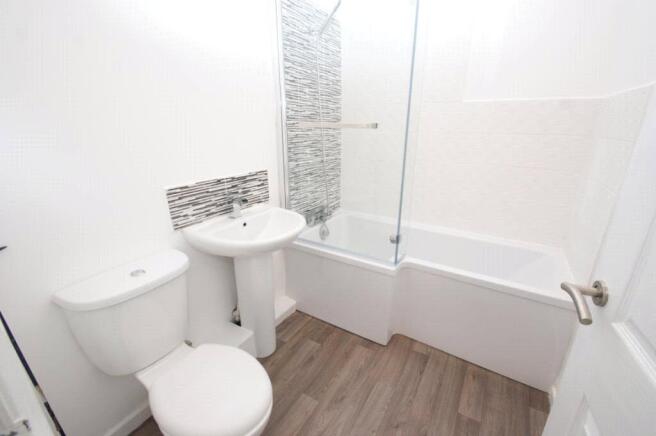 2 bed Apartment to rent Image 6