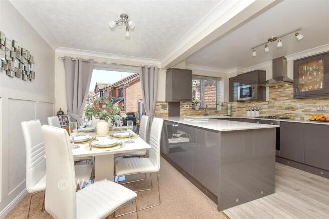 Kitchen/Dining Area