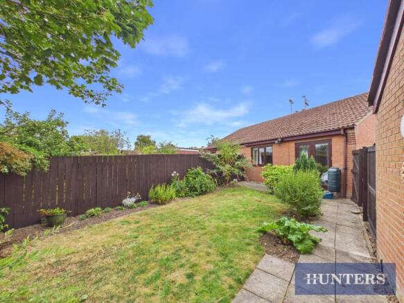 2 bed Semi-Detached Bungalow for sale Image 10