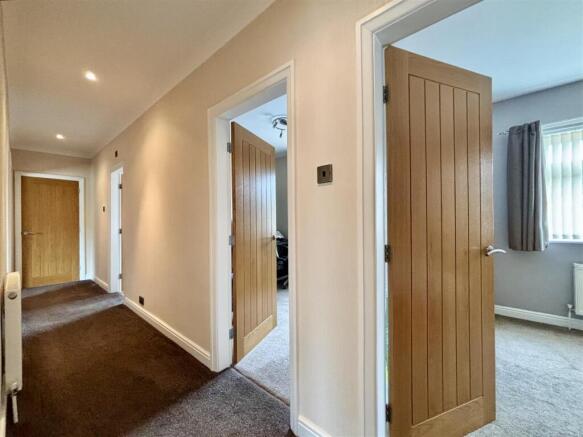 4 bed Detached Bungalow for sale Image 12