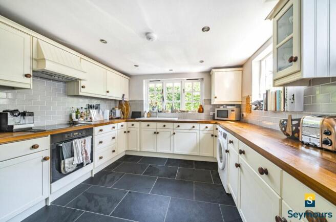 Large Kitchen Space
