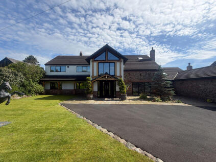 STUNNING BARN CONVERSION WITH NO ONWARD CHAIN - Fairfield Road, Poulton-Le-Fylde