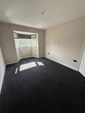 3 bed Semi-Detached to rent Image 8
