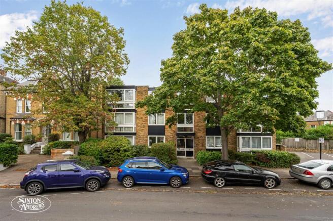 Flat 9, 31 Lenan Court-1.jpg