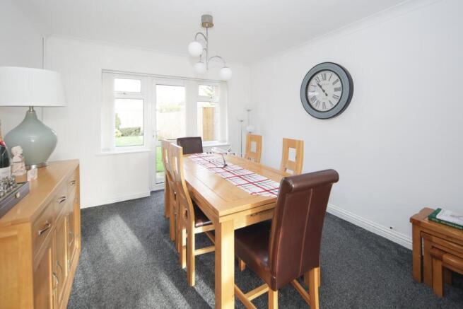 15 Greville Smith Avenue Cv31 2HQ-12.jpg
