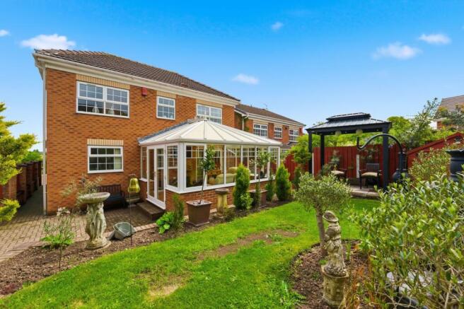 4 bed Detached for sale Image 4