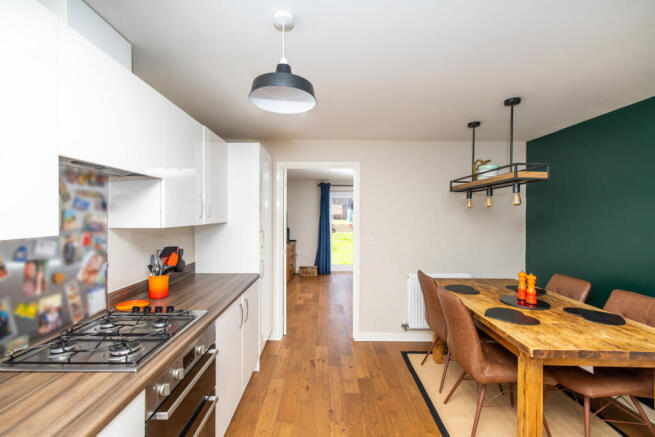 3 bed Semi-Detached for sale Image 4