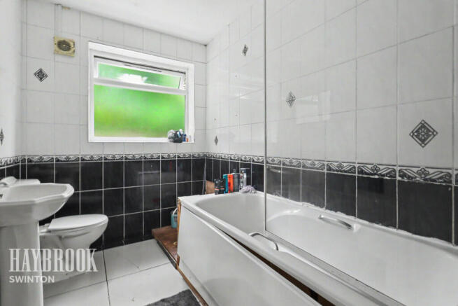 3 bed Detached Bungalow for sale Image 9