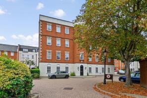 Flat 27, Ann Boleyn House, Queens Reach, East Molesey KT8 9DE