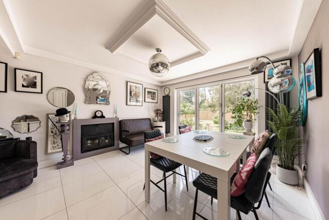 Kitchen/Dining Room (2)