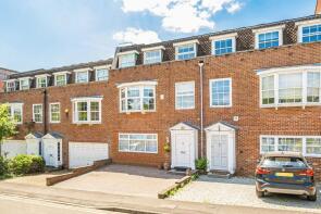 17, Leeward Gardens, London SW19 7QR