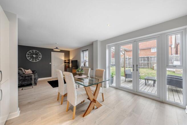 5 bed Detached for sale Image 5