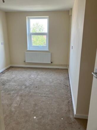 1 bed Ground Flat to rent Image 6