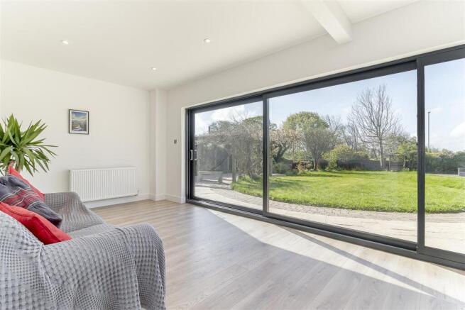 4 bed Detached for sale Image 10