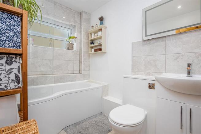 A20 - 37 Ocean View Drive, Brixham - 230105.jpg