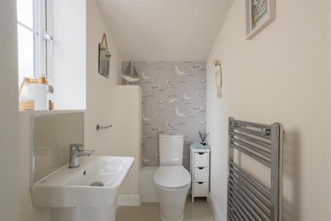 4 bed Semi-Detached for sale Image 9