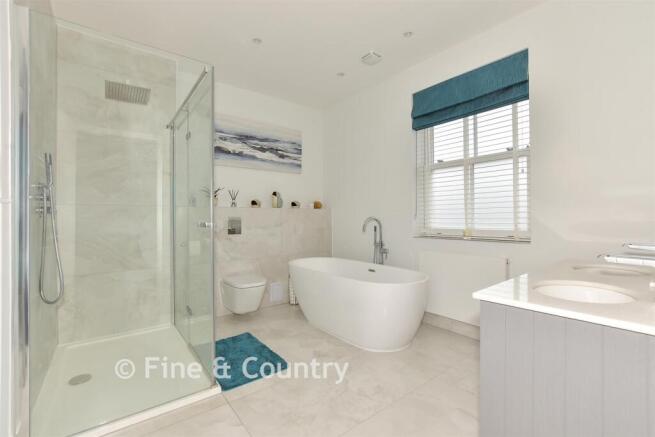 En-Suite Bathroom