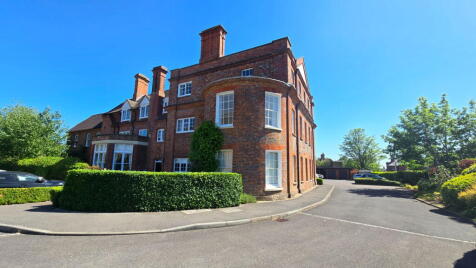 Maplespeen Court, Newbury, RG14 1NL