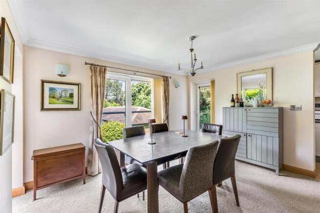 2 bed Apartment for sale Image 6