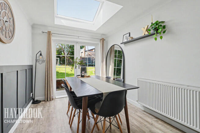 4 bed Semi-Detached for sale Image 8
