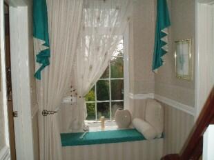 FEATURE WINDOW