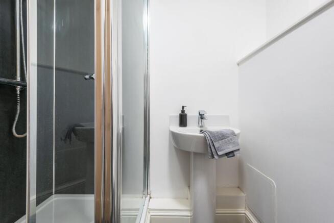 1 bed Apartment to rent Image 6