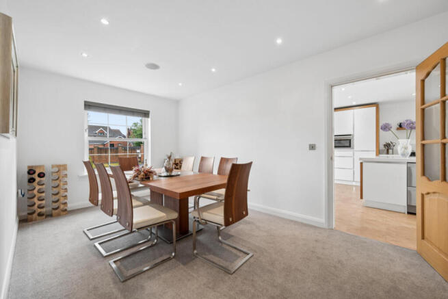 7 bed Detached for sale Image 10