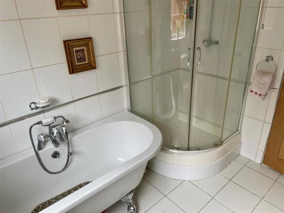 Bathroom Aspect 2