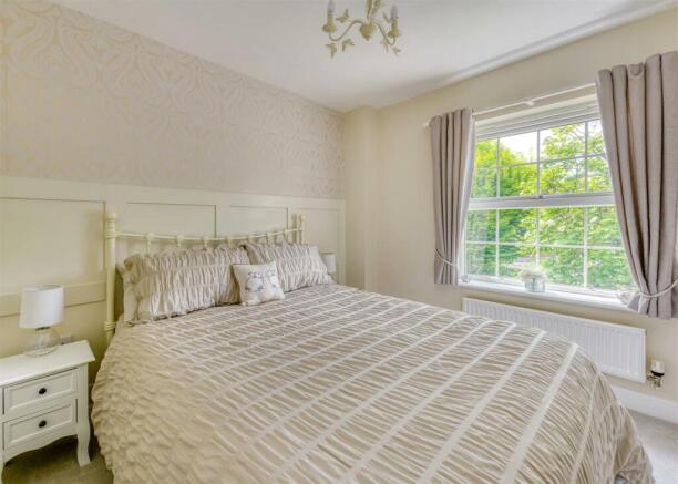 16 Old Farm Drive-bed3.jpg