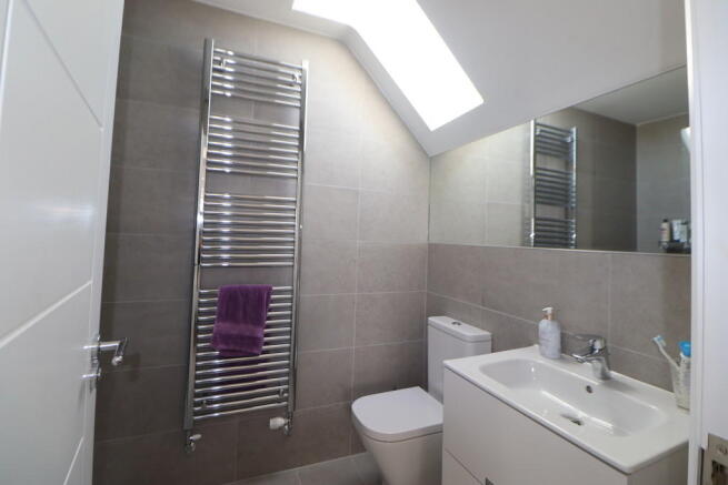 En-suite to Bedro...