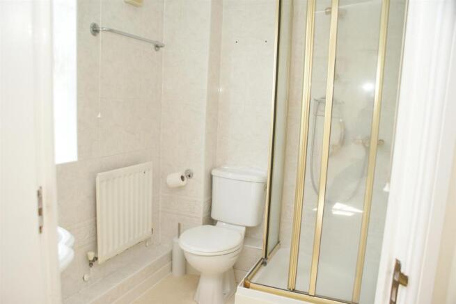 Master En Suite.JPG
