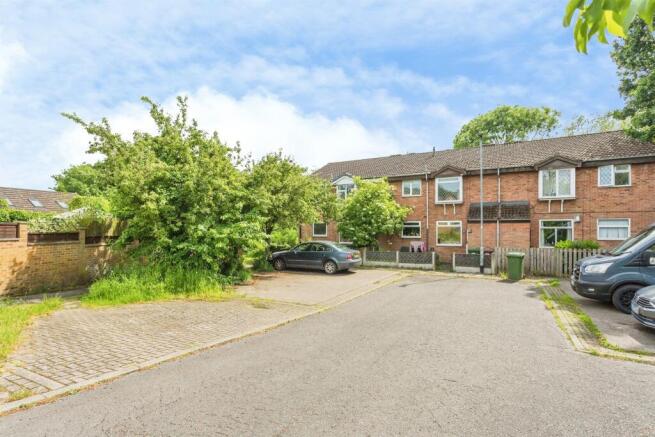 2 bed Flat for sale Image 11