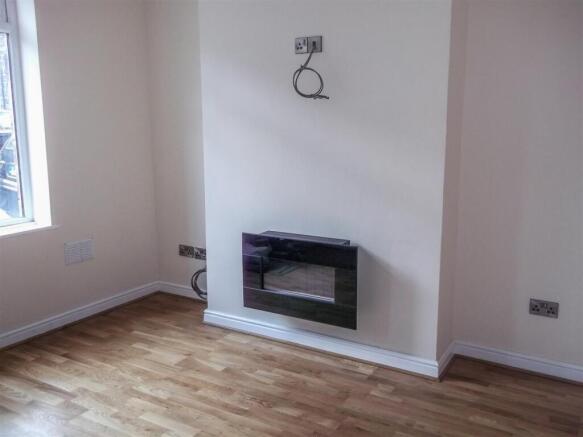 6 Coronation St 150512 003.JPG