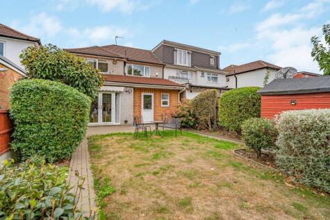 Cranbrook Road, Ilford, IG2