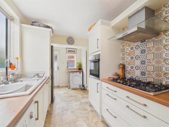 3 bed Semi-Detached for sale Image 9
