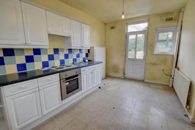 Kitchen 2.jpg
