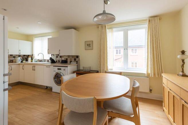 Kitchen / Brea...