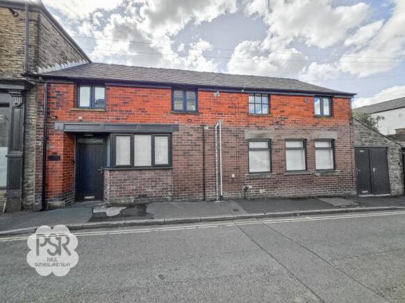 1-bed flat on Eccles Road, Chapel-En-Le-Frith, SK23, £155,000