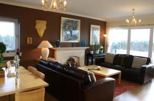 Lounge-Dining Room