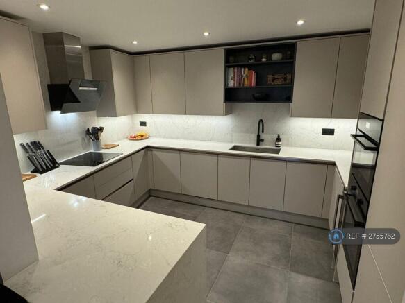 Fully Furnished Kitchen, Quartz Wt & Quooker Tap