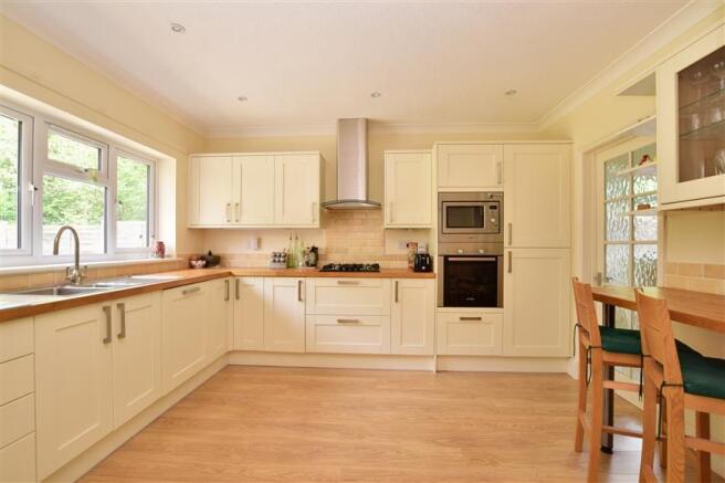 Kitchen/Breakfast Area