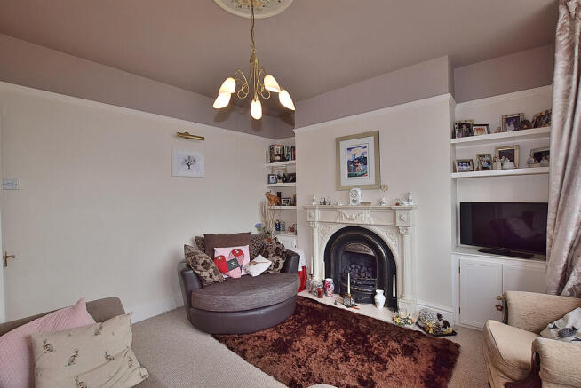 4 bed Semi-Detached for sale Image 5