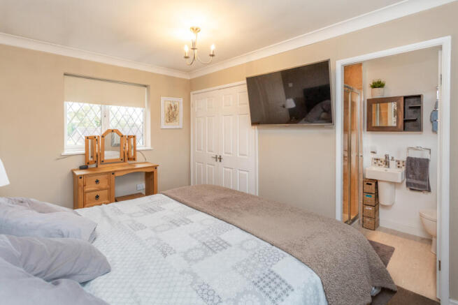 Bedroom 1b