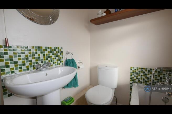 Family Bathroom 2