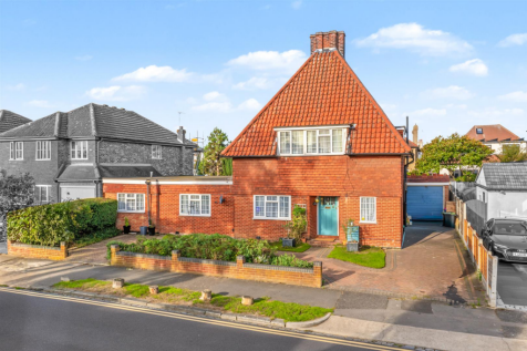 Scarborough Drive, Leigh-On-Sea