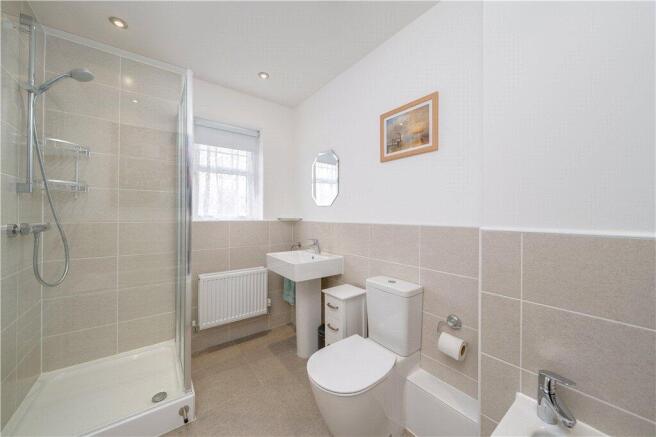 4 bed Detached for sale Image 7