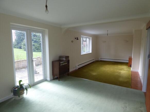 Lounge/Dining Room