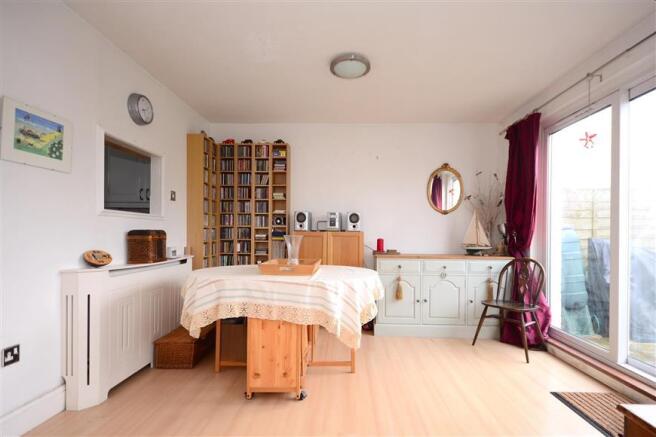 Lounge / Dining Area